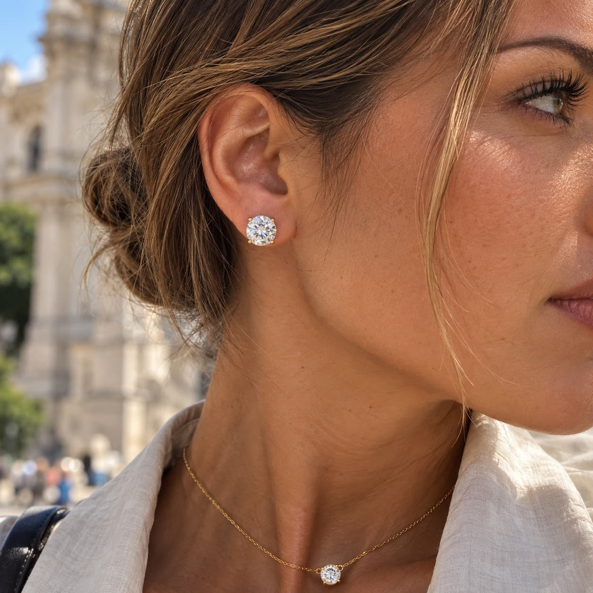 Éclat Studs · Moissanite