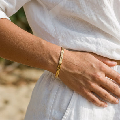 Vida Gold Herringbone Bracelet