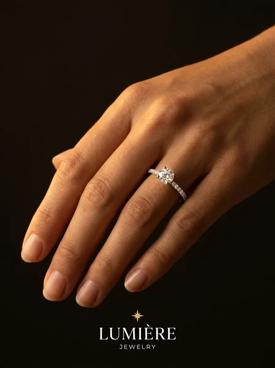 Céleste Solitaire Ring · Brilliant-Cut Stone