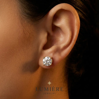 Éclat Studs · Moissanite