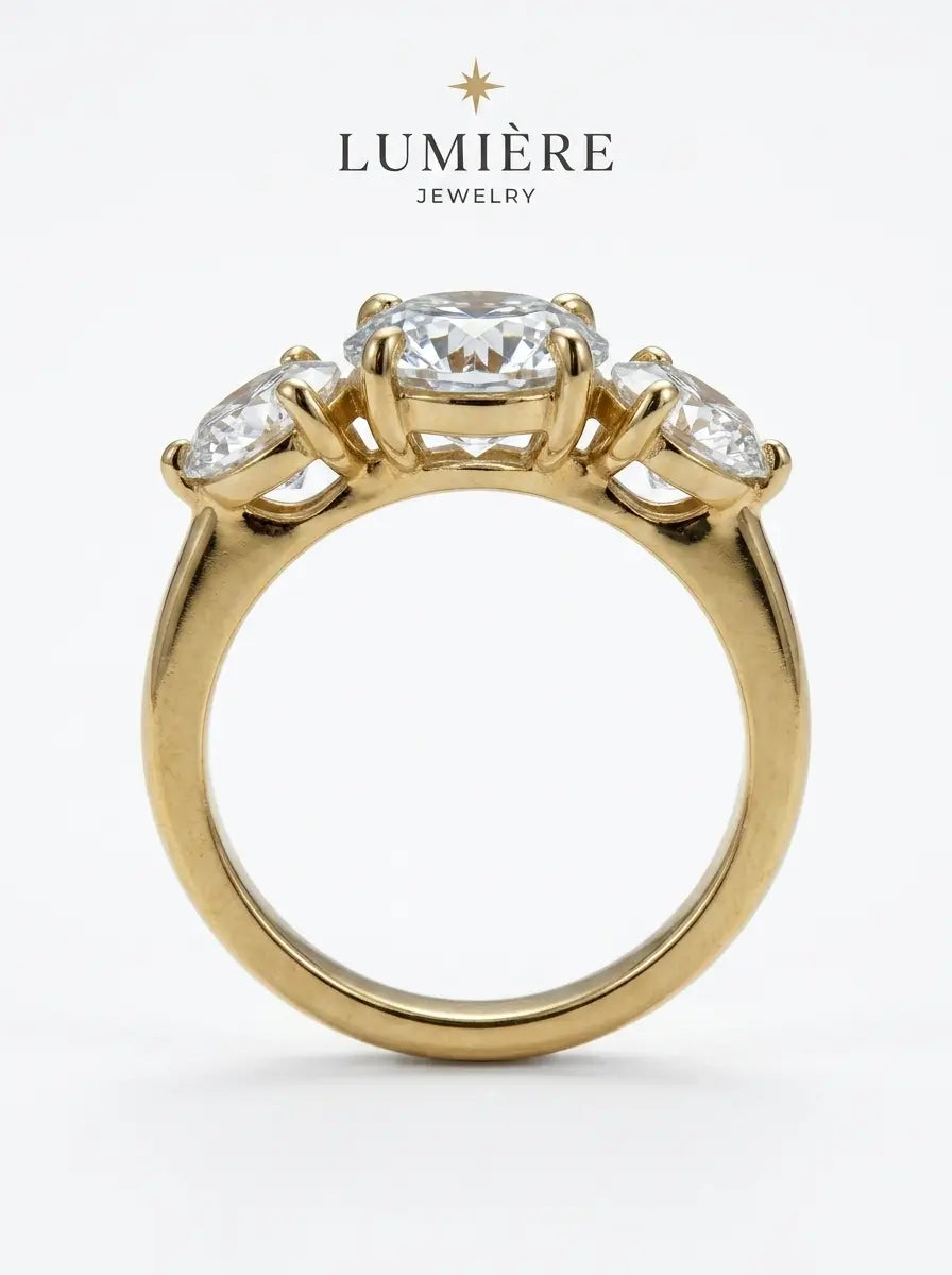 Trine Ring · Moissanite