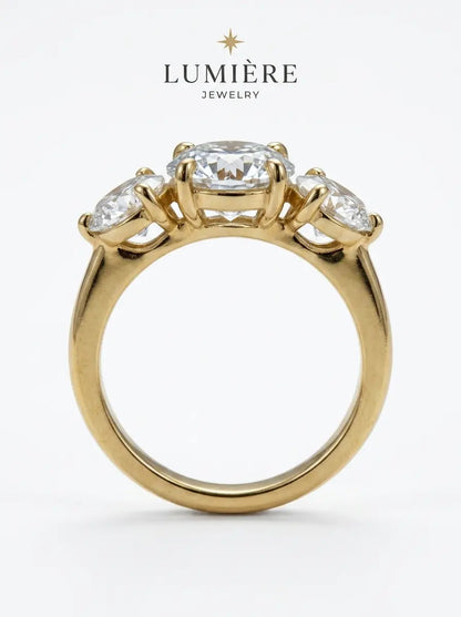 Trine Ring · Moissanite