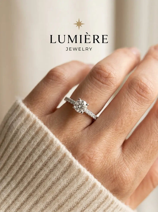 Céleste Solitaire Ring · Brilliant-Cut Stone