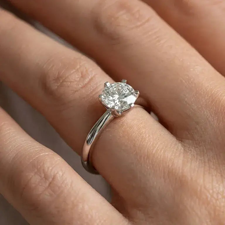 Lumière Solitaire Ring · S925 Silver & Moissanite
