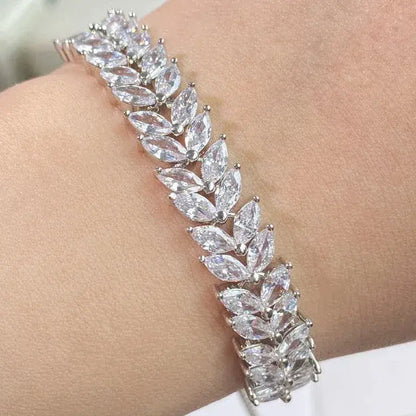 Laurel Bracelet · Silver e Laurel Bracelet · Gold Tone