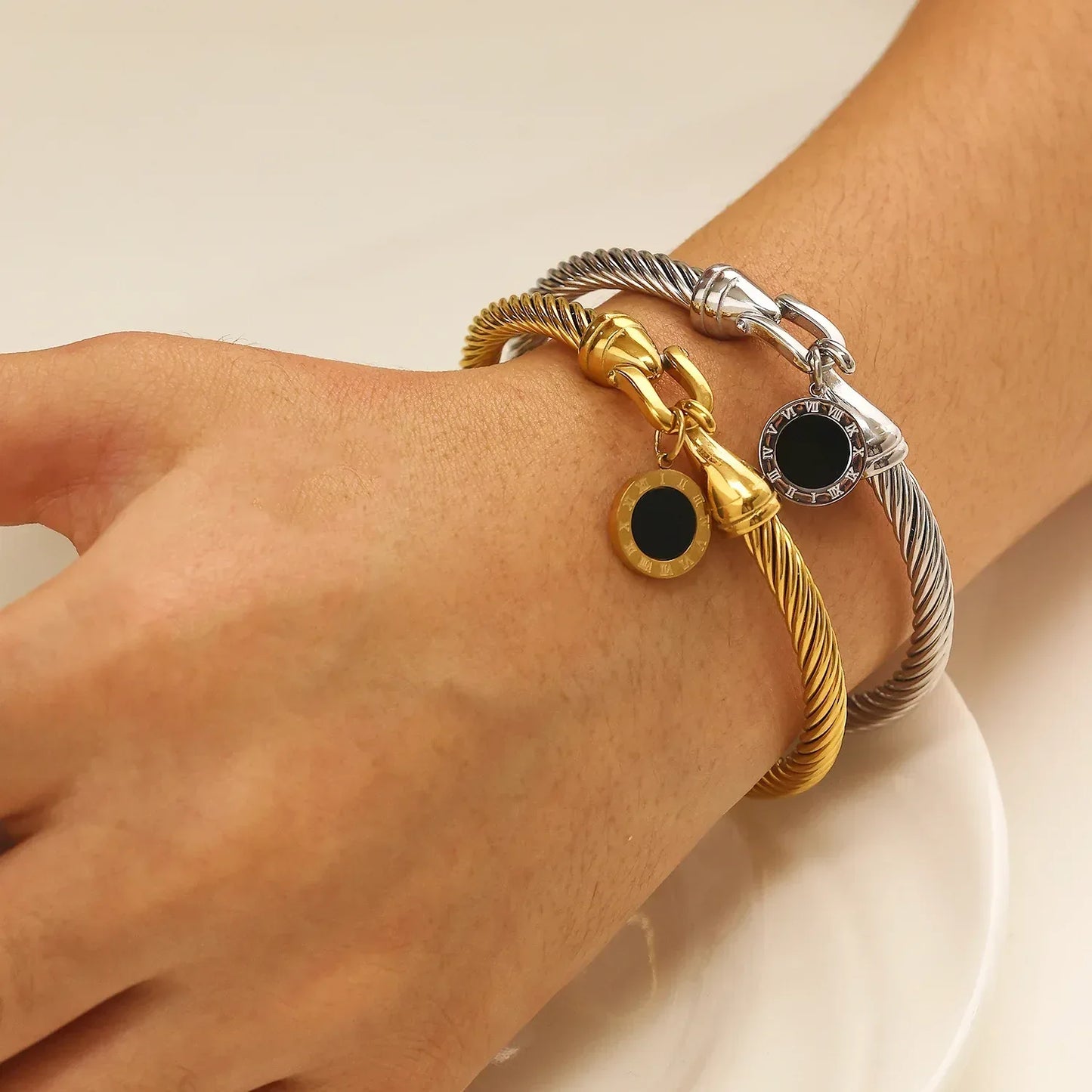 Roma Cuff · Gold / Silver
