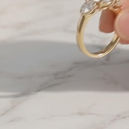 Trine Ring · Moissanite