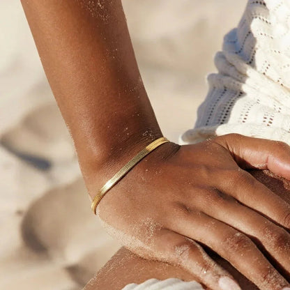 Vida Gold Herringbone Bracelet